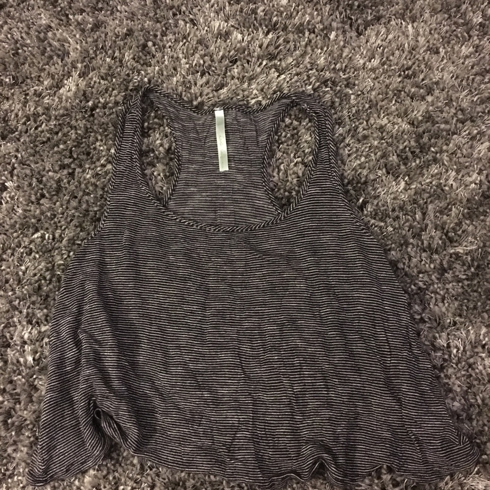 Flowy stripped tank